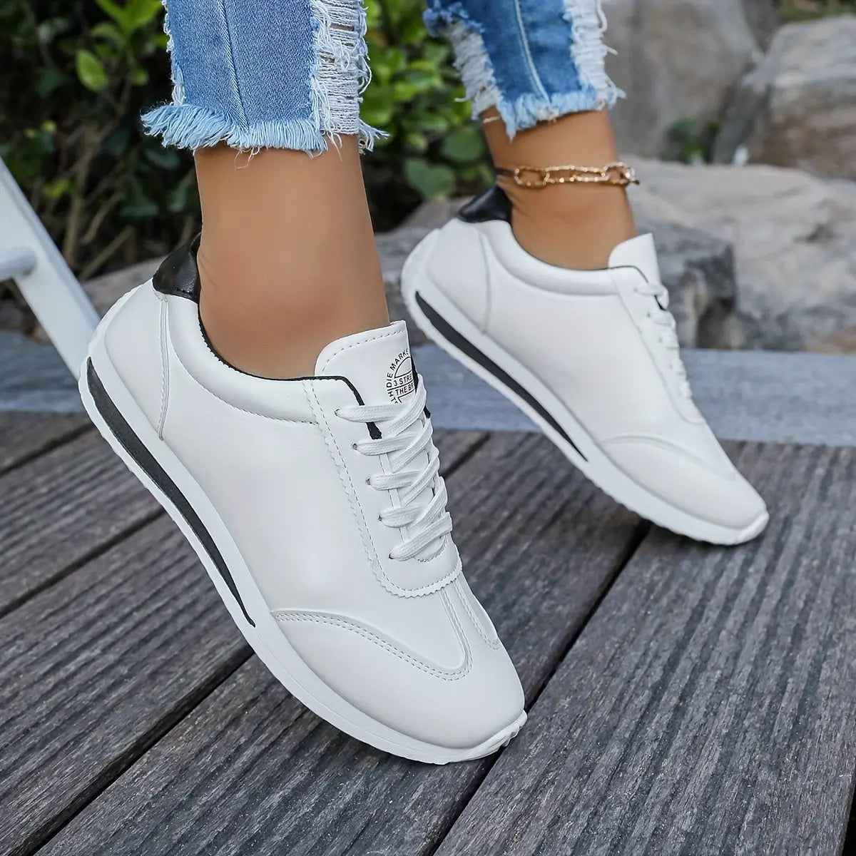 Baskets confortables blanches pour femme
