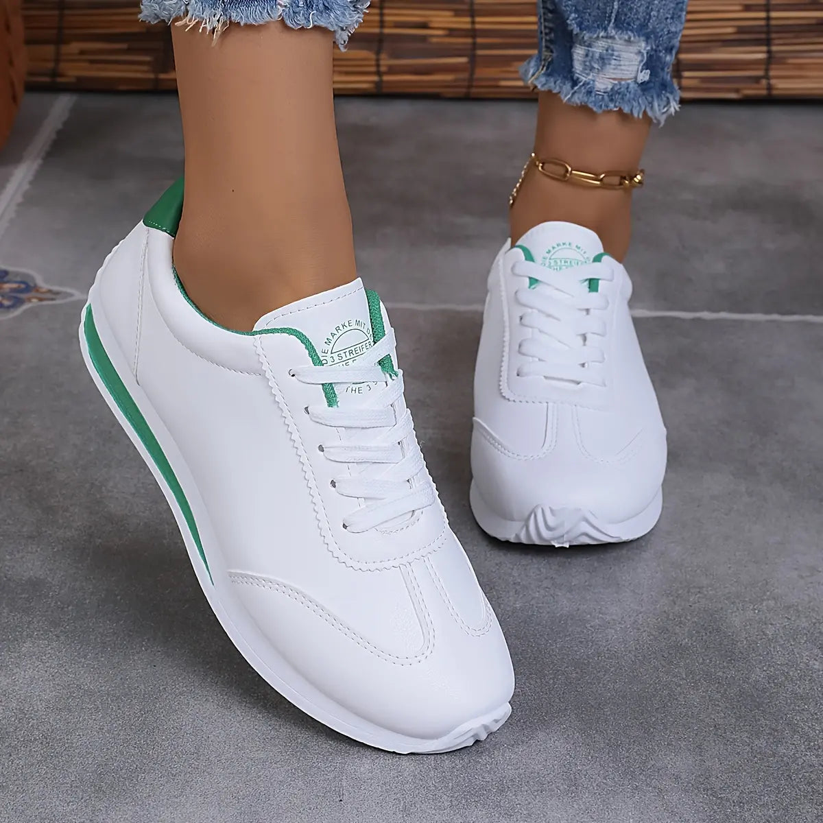 Baskets confortables blanches pour femme