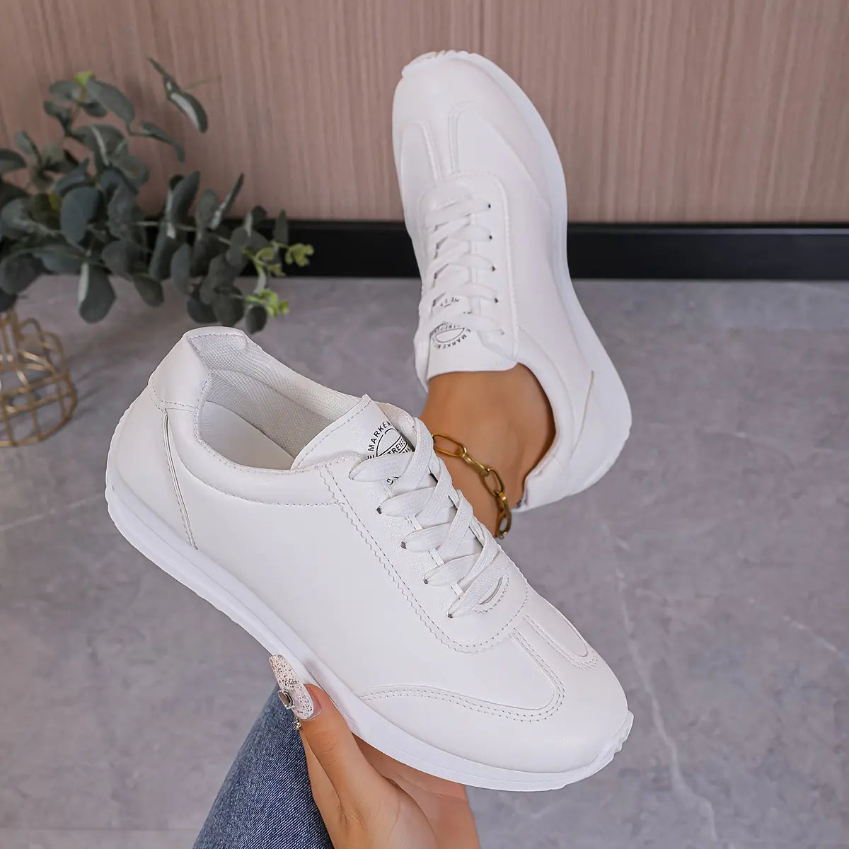 Baskets confortables blanches pour femme
