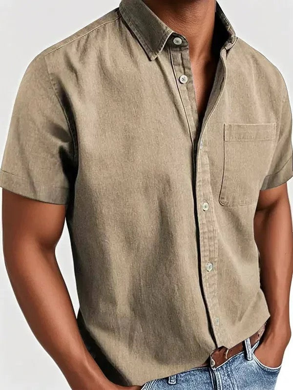 Chemise homme décontractée à manches courtes avec patte de boutonnage | avec poche poitrine