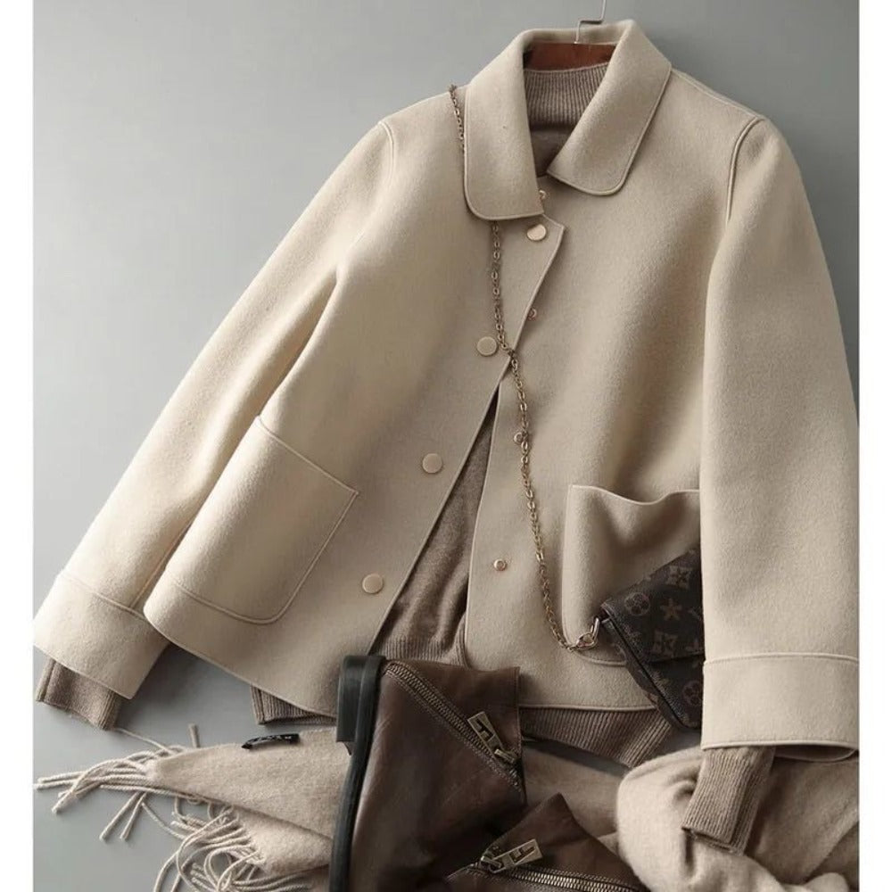 Veste courte à boutons et poches pour femmes - Daniela