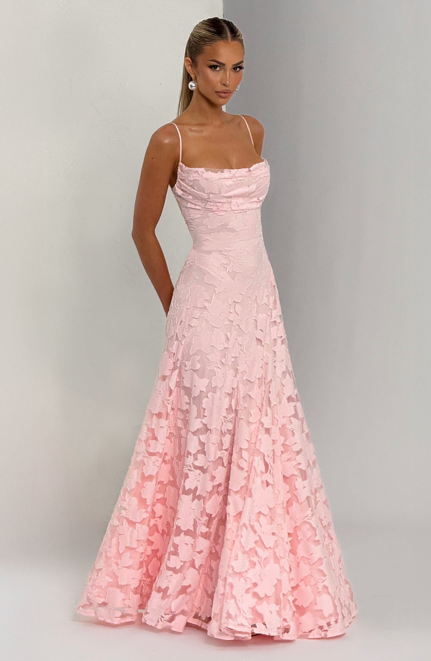 Robe maxi bretelles spaghetti invitée mariage femme